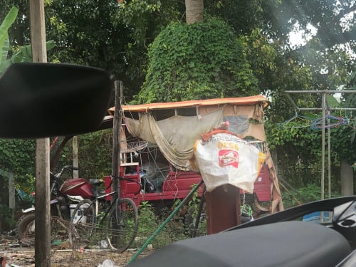 ទុកអត់នាក់ដឹកលក់ប្រញាប់