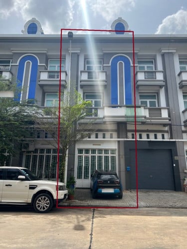 ផ្ទះល្វែងសម្រាប់ជួលនៅបុរីរុងរឿងវិមានអាហារ