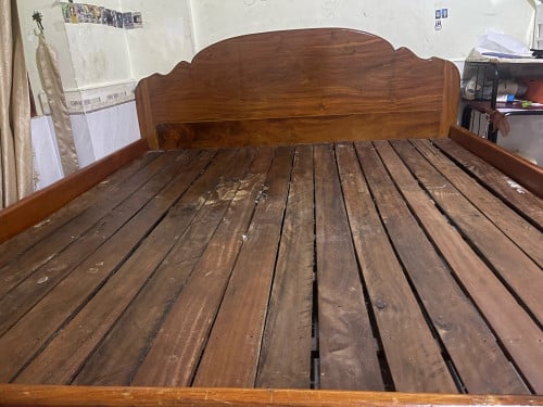 គ្រែលក់ប្រញាប់រើផ្ទះ