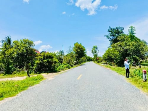 ដីលក់លើផ្លូវ144(ផ្លូវកៅស៊ូ30មបុកព្រលាន)