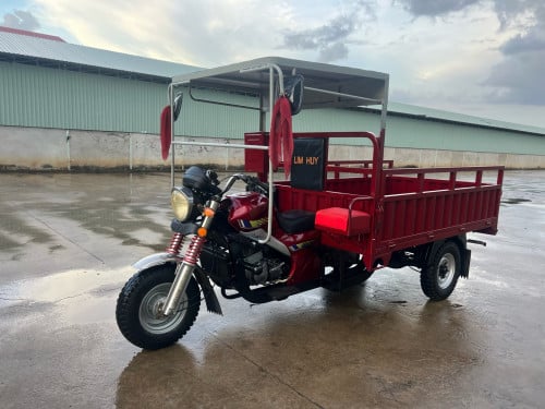 កង់បីលក់មួយទឹកម៉ាកលឹនហ៊ុយកំលាំង200ccម៉ាសុីនទើបដូថ្មី