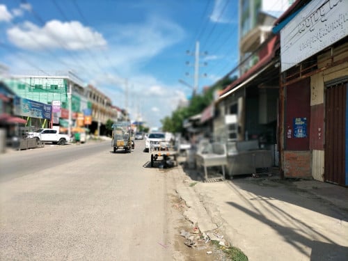 ផ្ទះអាជីវកម្មលក់ផ្លូវធំ371បឹងទំពុន