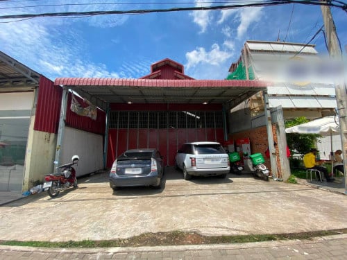 ឃ្លាំងសម្រាប់ជួលនៅផ្លូវជាតិលេខ6