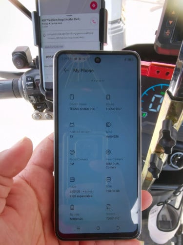 សៀមរាប លក់រឺដូរ Techno Spark 20c Ram8g Rom128g