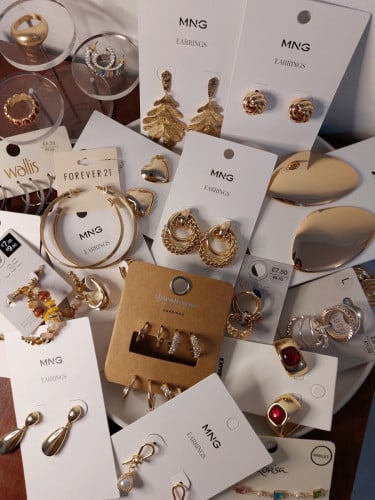 ACCESSORIES FOR SALE $3-$5