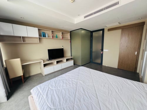 Penthouse Aeon1 For Rent