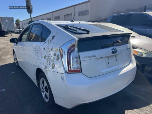 Prius 2013 Option 3 (14ម៉ឺនម៉ាយស៊ីន) ពិន្ទុ 83