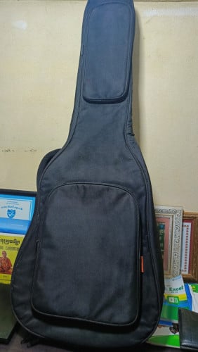 កាបូបហ្គីតា