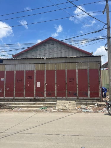 ឃ្លាំងលក់ 10 x 20