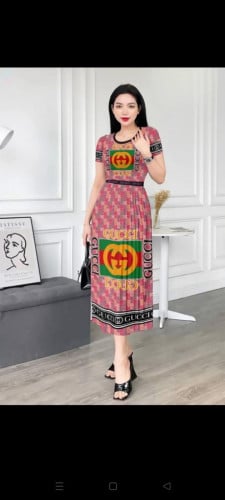 ឈុតសំពត់ភ្លឺសេ