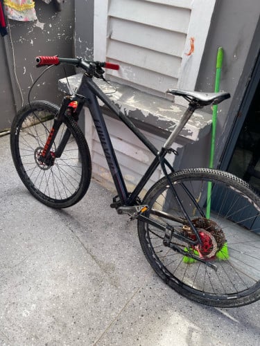 កង់ទុកចោលគ្មានអ្នកជិះ