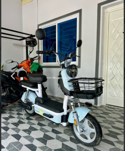 កង់អាគុយ ប្រើថ្មី លក់បន្ទាន់តម្លៃអាចចរចាបាន