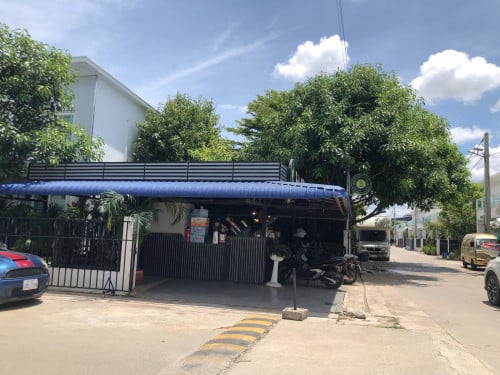 ហាងកាហ្វេសំរាប់ជួល