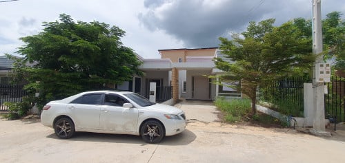 ផ្ទះលំហែរលក់បន្ទាន់ពីរជាប់គ្នា