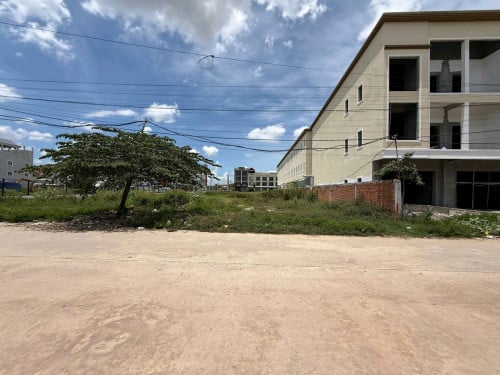 ដីលក់នៅជិតបុរីពិភពថ្មីឈូកវ៉ា2