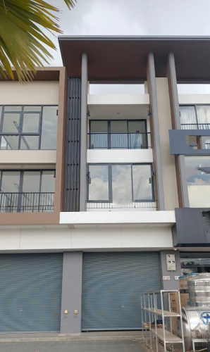 ផ្ទះអាជីវកម្មសម្រាប់ជួល | Shophouse for Rent (នៅសល់ដីក្រោយ 4m)
