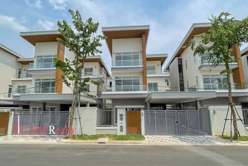 5 Bedrooms Single Villa For Rent In Borey Orkide Pochentong