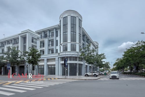 8 Bedrooms Corner Shophouse For Rent In Borey Chip Mong Land Landmark 271