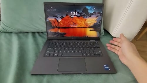 Dell Latitude 7330 ជំនាន់ទី12 Ram 16GB ( Design & Office)