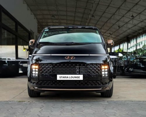 Hyundai- Staria-7Seat, 2025