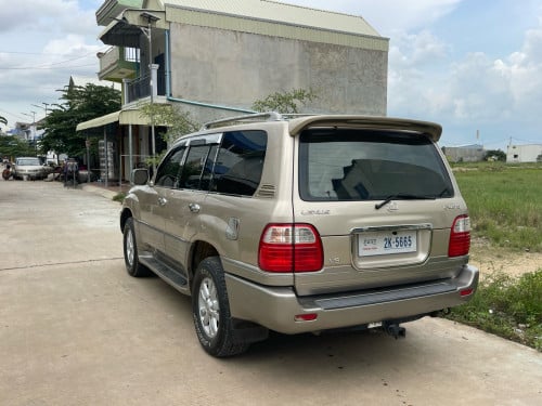 Lexus 470 ឆ្នាំ2000​ សាំងហ្គាស់ហេីយ​ ធានាឡានមូល​ អត់បុកតំលៃ​ 11000$​ ឡាននៅកំបូល​
