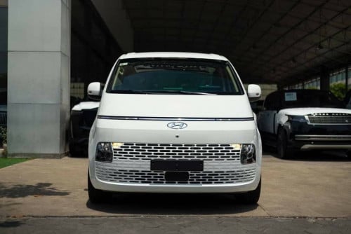 New arrival stock Staria-2026