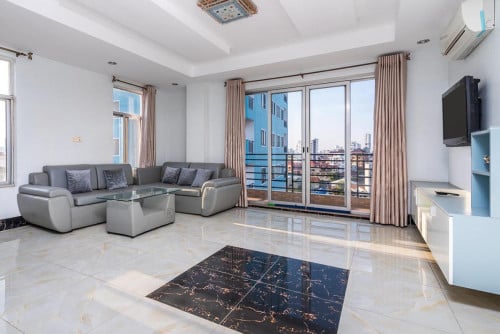 Spacious apartment 2 bedrooms for rent near Russian Market