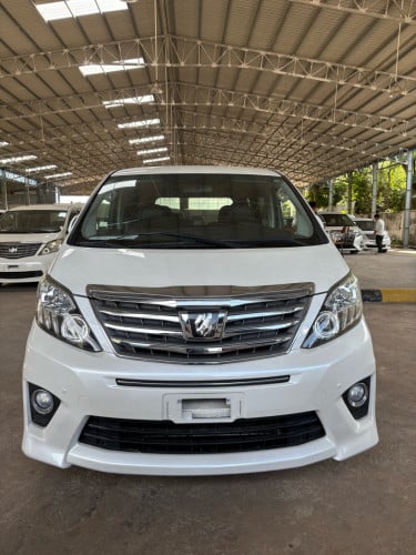 Toyota Alphard 2012