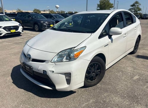 Toyota Prius 2013 Option 3 ខាងក្នុងលឿង ឡានDealer​(ឡានអ្នកប្រេីផ្ទាល់នៅ​ អាមេរិក​)