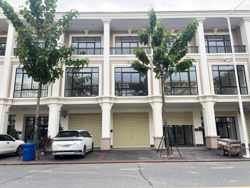 ផ្ទះអាជីវកម្មសម្រាប់ជួលនៅបុរីប៉េងហួត បឹងស្នោរ | Shophouse for rent at Borey Peng Huoth Boeung Snor