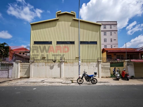 🏢 Warehouse Available for Rent – Toul Kork Area