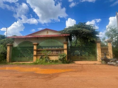 🏦House Available for Urgent Sale at a Special Price (Negotiable).