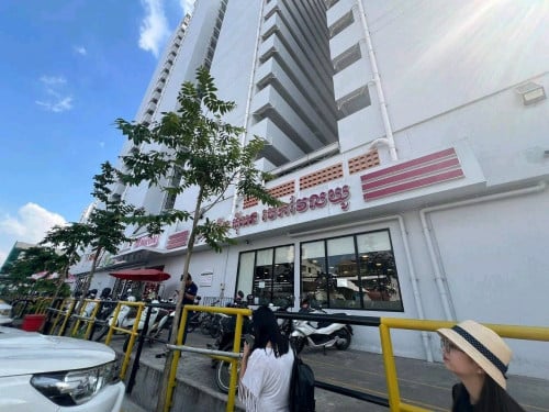 💥ខុនដូរ Arakawa 2 បន្ទប់គេង ជាន់ទី18 Price: 350$✅មានសំភារះដូចជាខាងក្រោម🍀ទូរទឹកក1