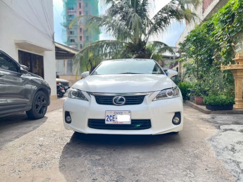 2013 Lexus CT200h (Full Premium)