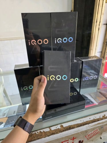 IQoo Z10 turbo Pro 12/256GB ថ្មីប្រអប់