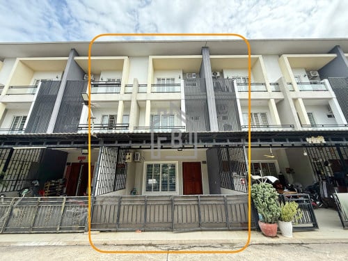 Townhouse 4 Bedrooms for RENT near CHIP MONG Mall_Sen Sok