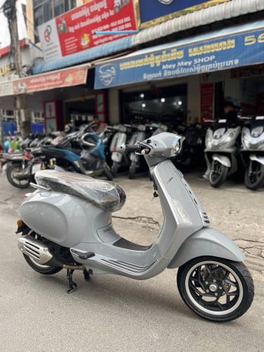 Vespa Sprint 2024 125cc ធានា​ម៉ាសុីន1ឆ្នាំ​ ស្អាត99%