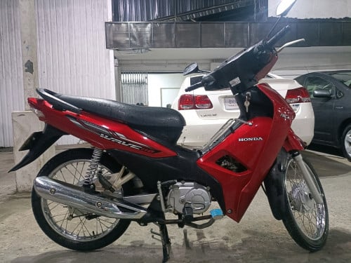 ម៉ូតូម្ចាស់ដេីមលក់