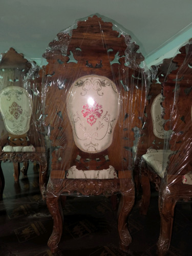 កោអីធ្នង់ សាច់ស្អាត មានពូក ស្អាតស្រាប់ មានក្បាច់ មាន១០គ្រឿង