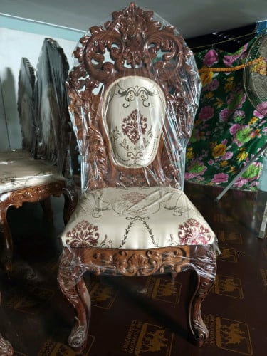 កោអីធ្នង់ សាច់ស្អាត មានពូក ស្អាតស្រាប់ មានក្បាច់ មាន១០គ្រឿង