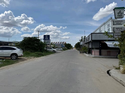 ដីលក់នៅទល់មុខបុរីពិភពថ្មីឈូកវ៉ា2