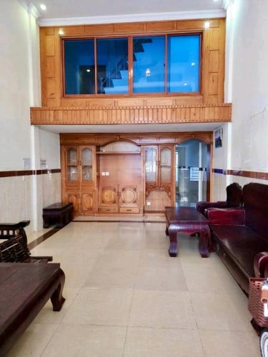 ផ្ទះជួលបុរីហុងឡាយជិតផ្សារត្រពាំងថ្លឹង- ជួល 250$/1ខែ- បន្ទប់គេង3 បន្ទប់ទឹក4- ម៉ាសុីនត្រជាក់1គ្រឿង