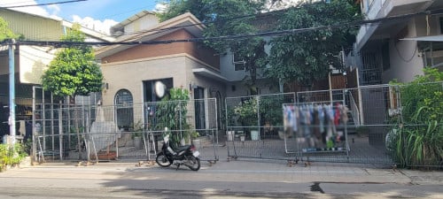 ហាងសំរាប់ជួល  / Shop for rent On Sen Sok