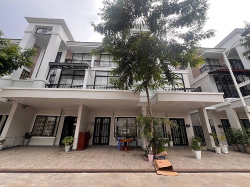 Chbar Ompov Area (PH Boeung Snoa) | Villa LA for Rent