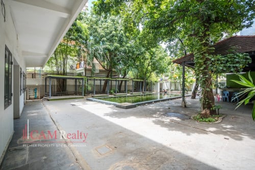 20 Room Boutique Hotel For Rent in Chakto Mukh