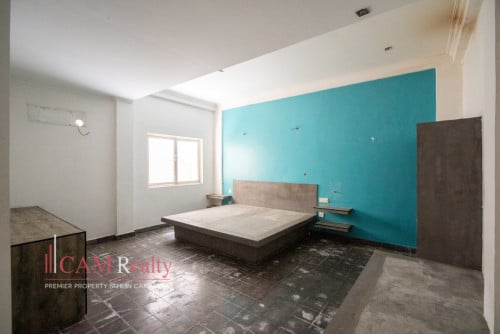 20 Room Boutique Hotel For Rent in Chakto Mukh