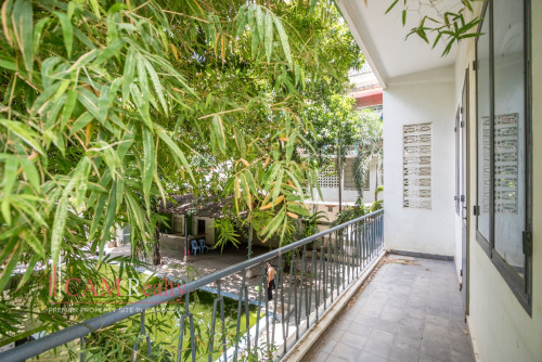 20 Room Boutique Hotel For Rent in Chakto Mukh