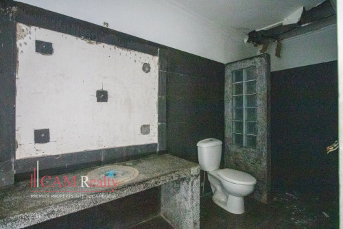 20 Room Boutique Hotel For Rent in Chakto Mukh