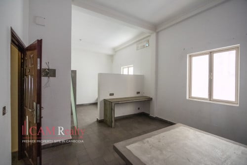 20 Room Boutique Hotel For Rent in Chakto Mukh
