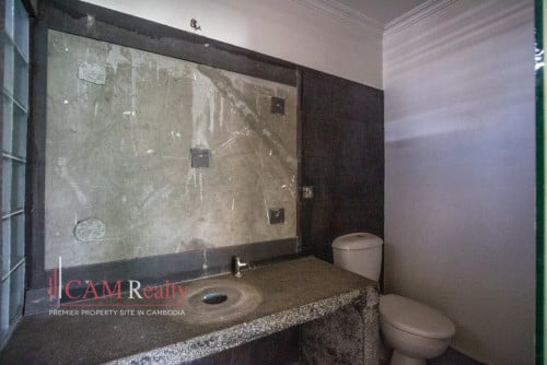 20 Room Boutique Hotel For Rent in Chakto Mukh